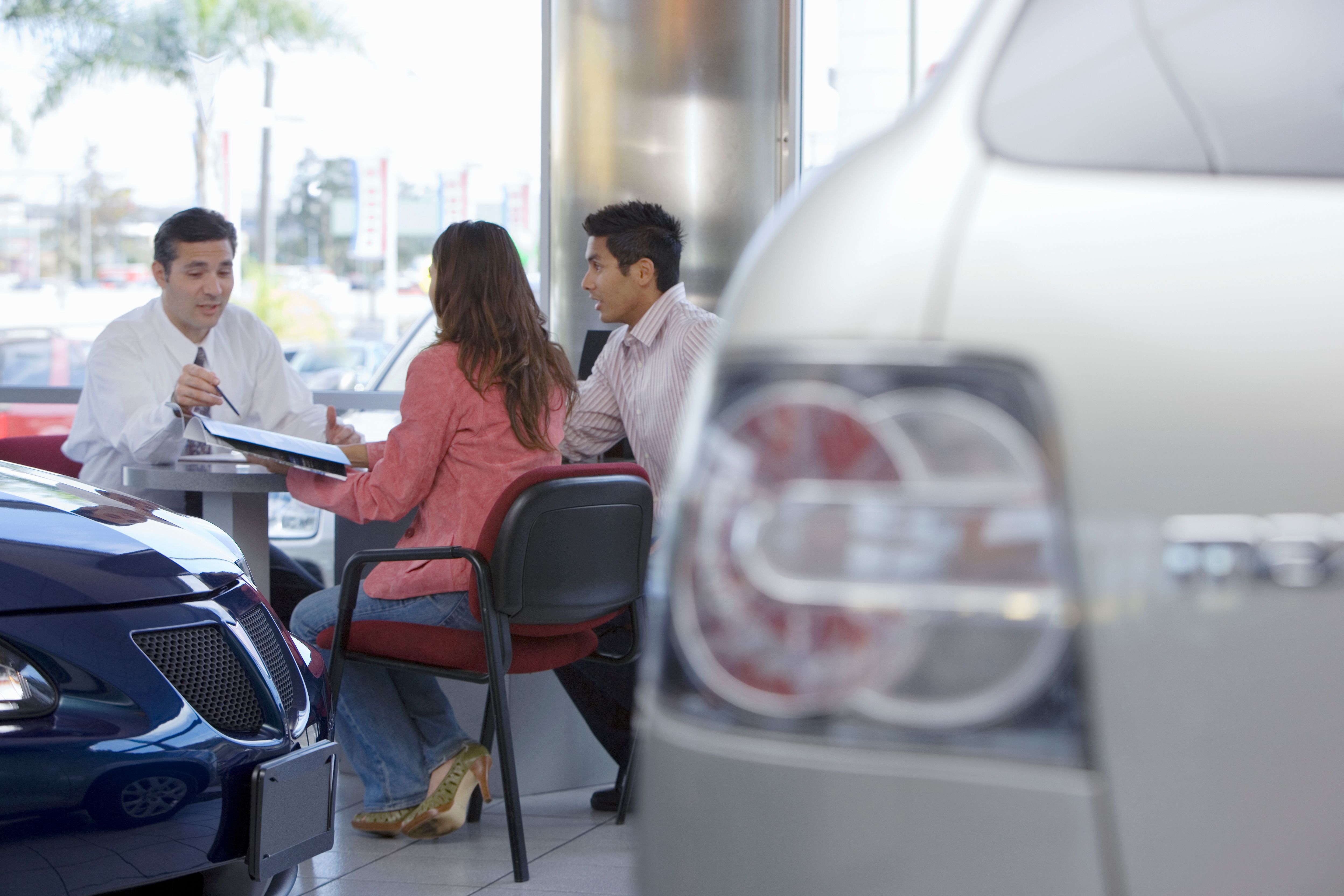 car-dealership-meeting-with-clients-and-salesman-2026-03-26-05-10-35-utc.jpg